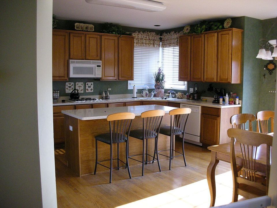 Large Gourmet Kitchen