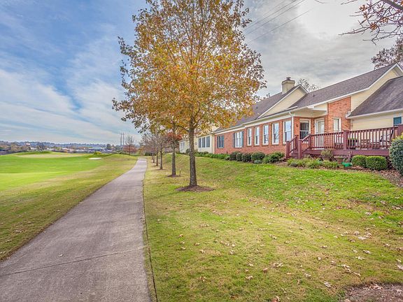 Exterior_Right on the Course