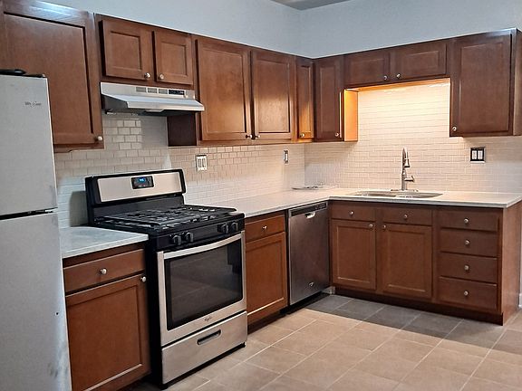 5th image of 2165 N Western Ave #3