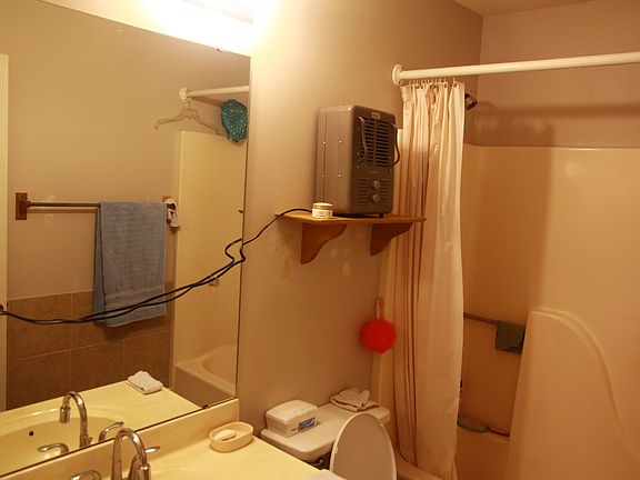 2nd bathroom