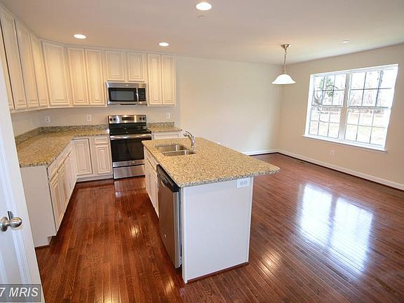2nd image of 306 Furnace Retreat Ln