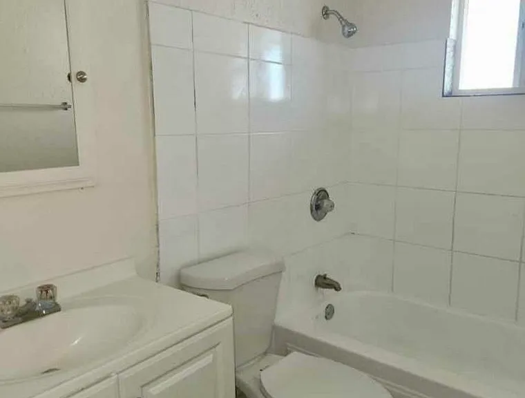 2139 W Glenrosa Ave #2 — Photo 7