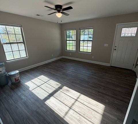 4th image of 107 Doby St
