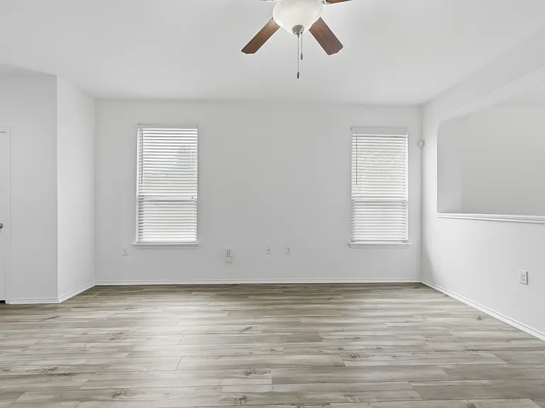 11200 Drumellan St — Photo 3