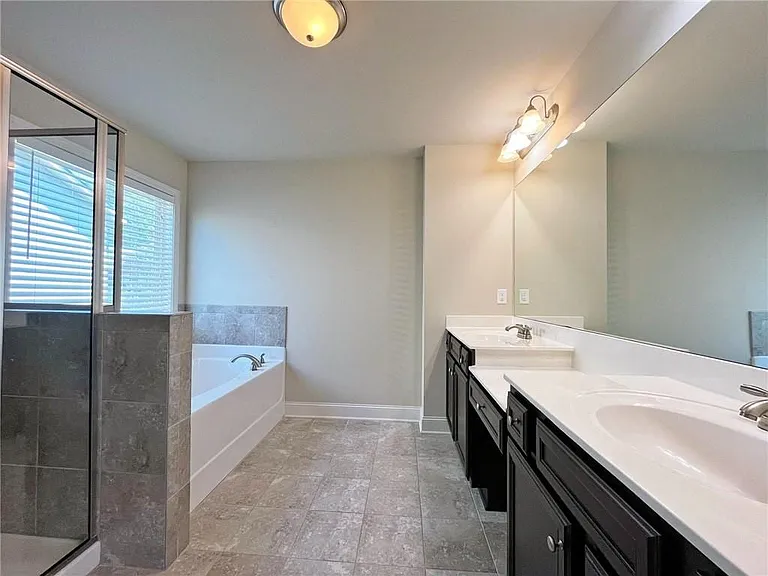 330 Holdings Dr — Photo 19