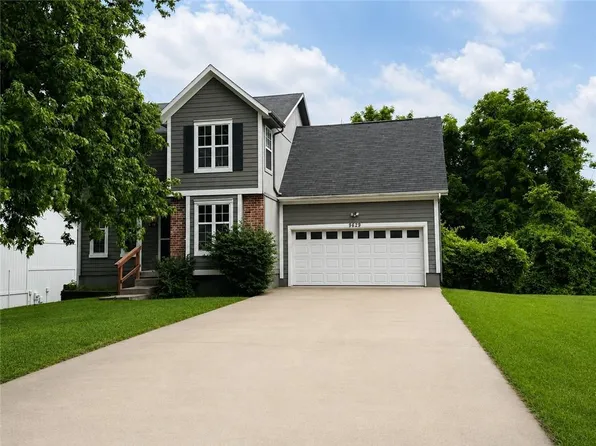 9629 W 51st St, Merriam, KS 66203