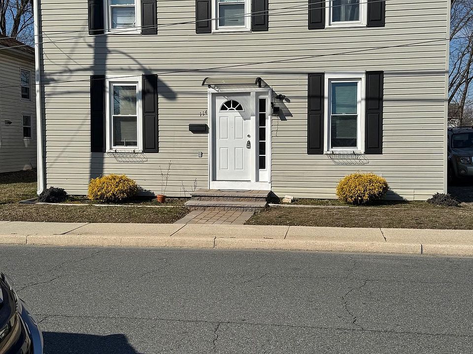 1st image of 114 Mechanic St