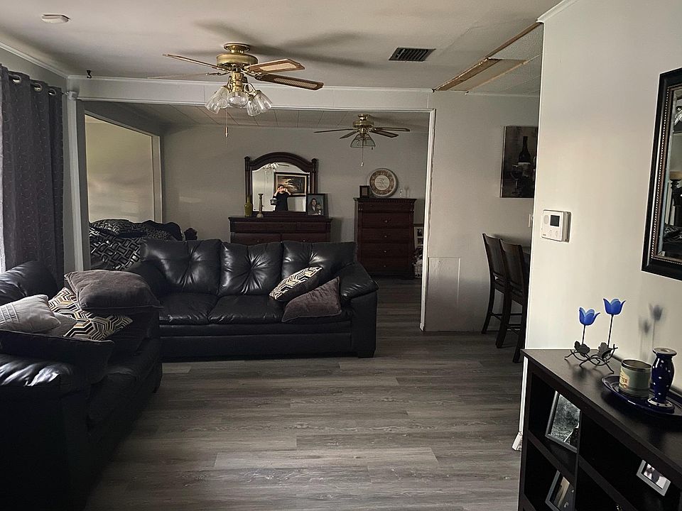 2nd image of 1617 School Dr