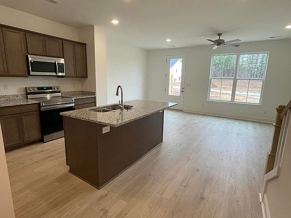 4th image of 9125 Rolling Stone Way