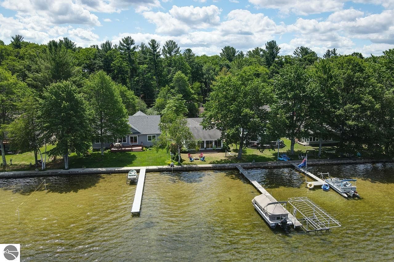 11637 Lake Shore Dr, Fife Lake, MI 49633 Zillow