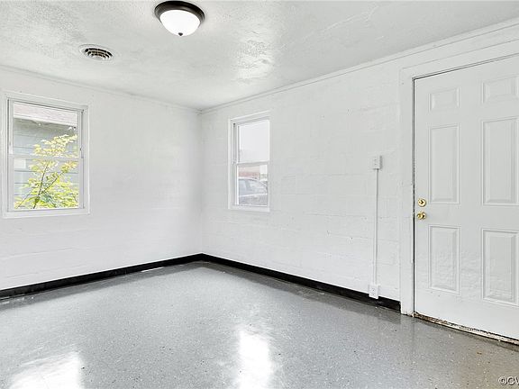 5th image of 917 Diamond St
