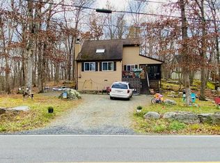 6086 Decker Rd, Bushkill, PA 18324