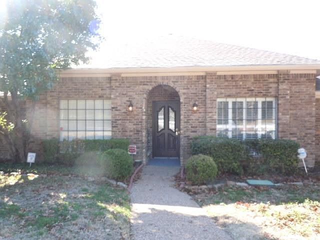 1st image of 9010 Woodhurst Dr