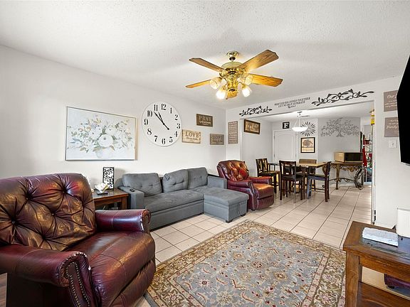 2nd image of 3217 Bond St