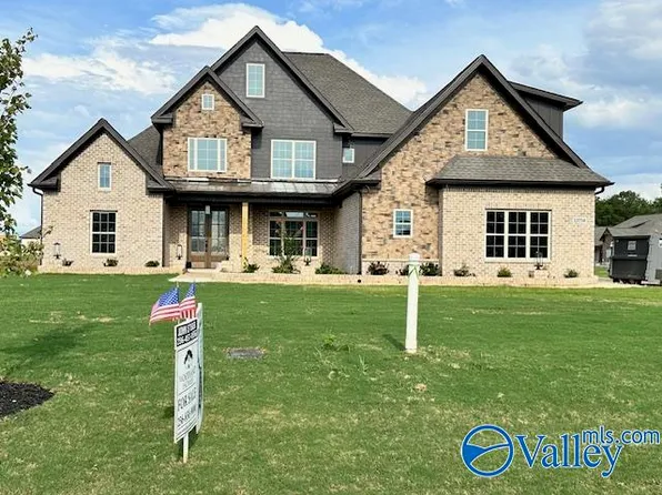 13754 Front 9 Dr, Athens, AL 35611