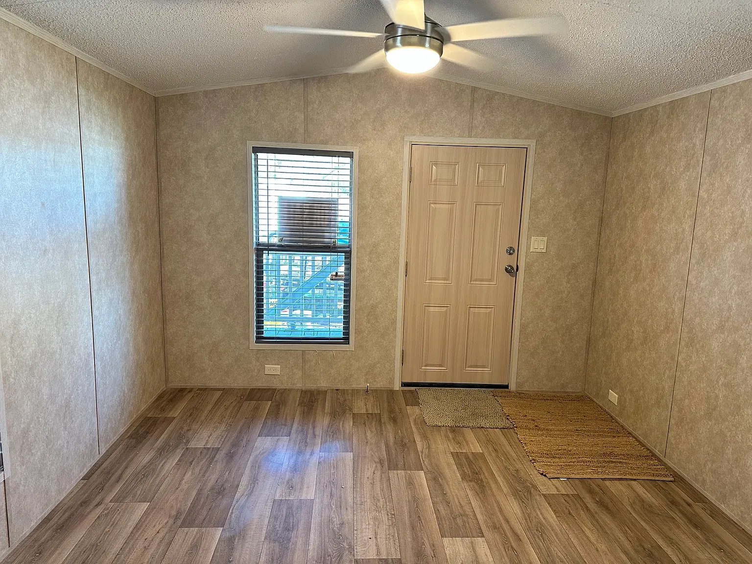 1 bed, 395 sqft, $1,000 — Photo 3