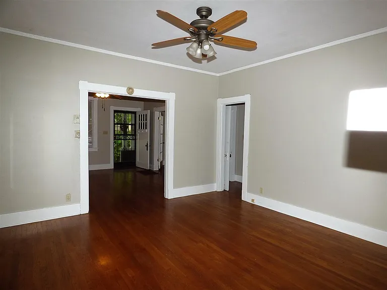 447 Dickinson St — Photo 3