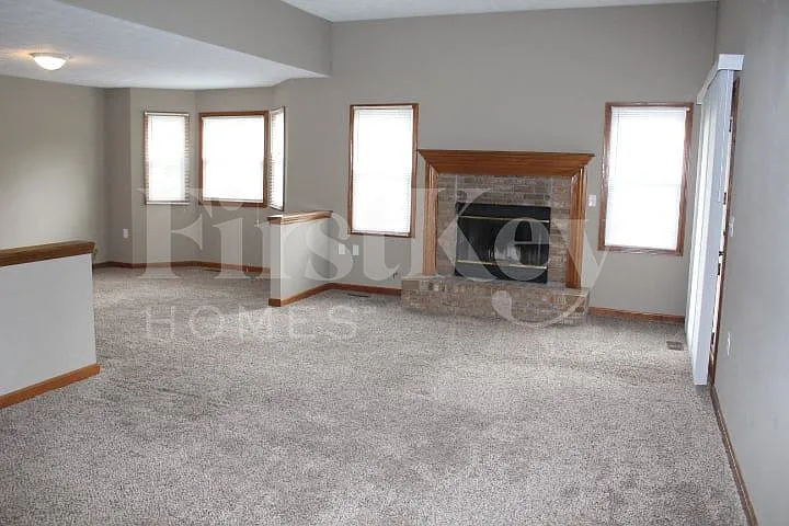 10311 Park Valley Dr — Photo 4