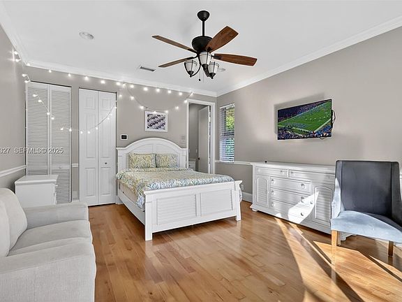 5th image of 120 Villa Nueva Pl