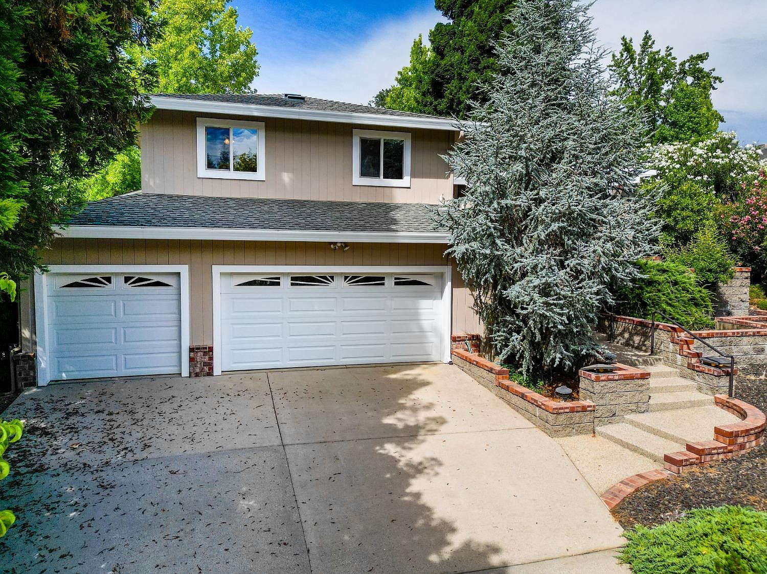 18514 Lake Forest Dr