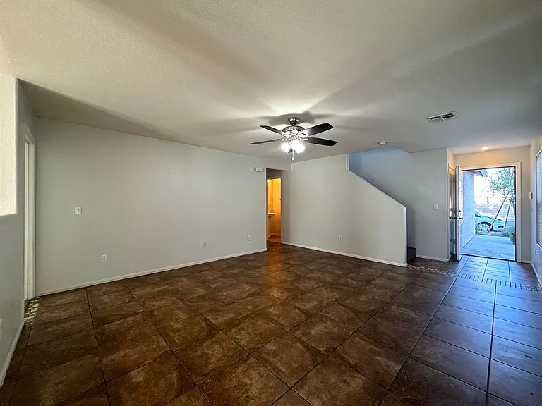 11087 Deluna St — Photo 4