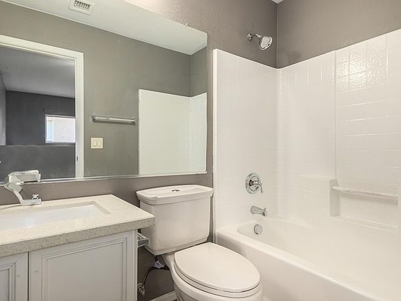 3rd image of 6627 W Melvin St