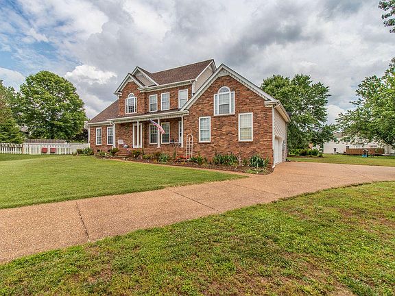 2nd image of 2509 Douglas Ct