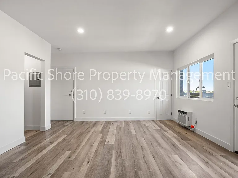 1315 Montana Apartments — Photo 4