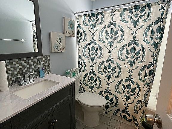 4th image of 3598 Rebecca Dr