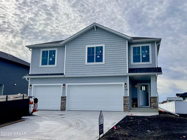 340 Wren Dr, Grand Forks, ND 58201