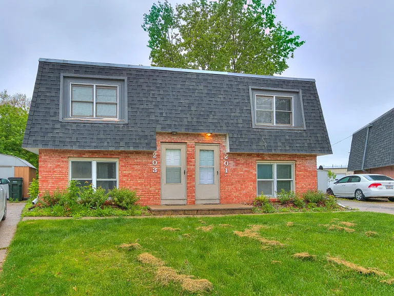 201 Wellons Dr — Photo 4