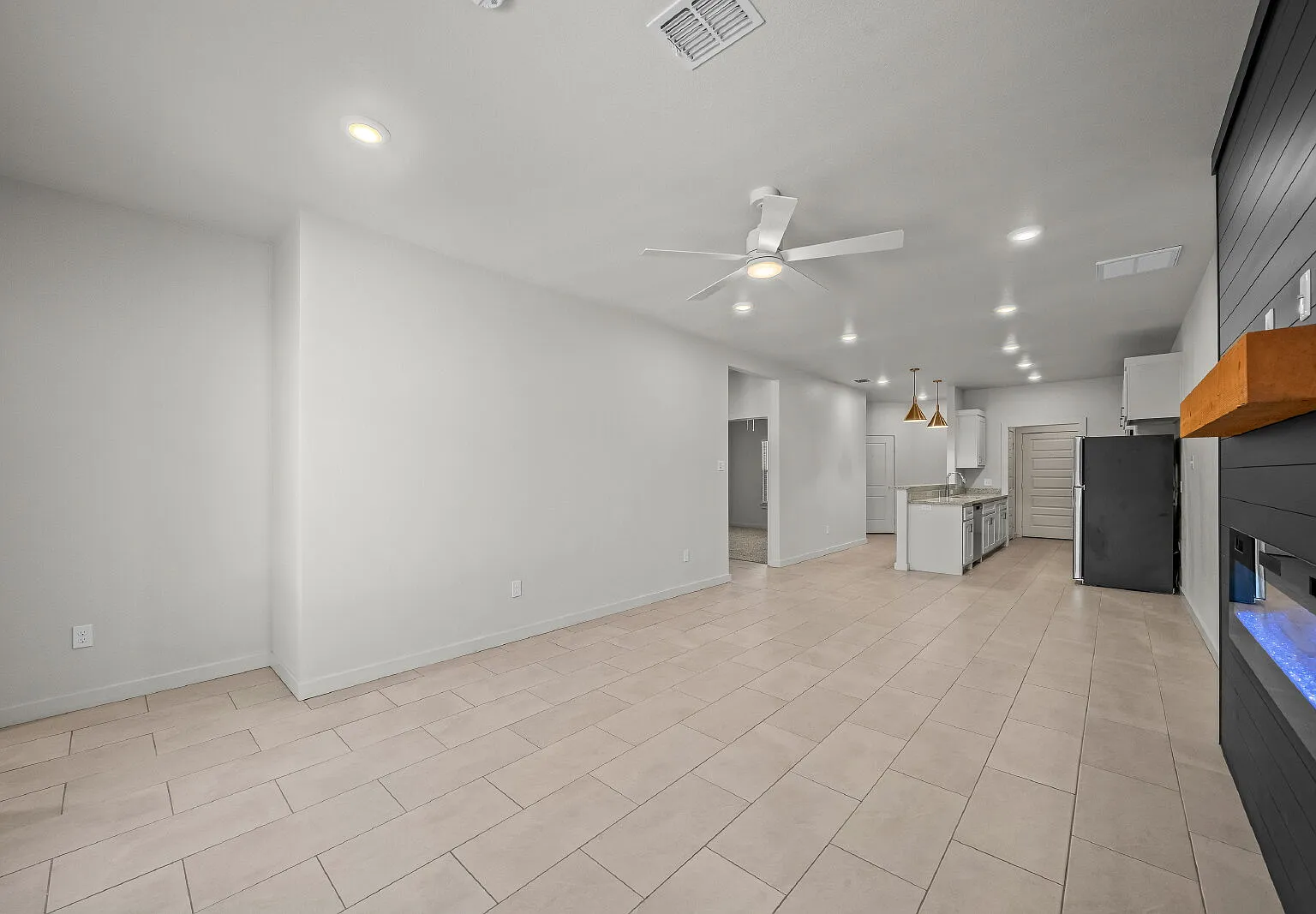 2 bed, 2.0 bath, 1190 sqft, $1,450 — Photo 4