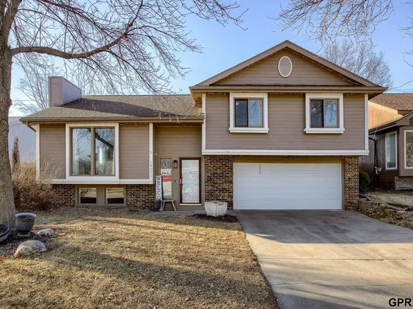 16271 Weir St, Omaha, NE 68135