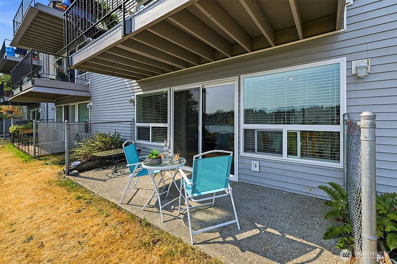 3rd image of 924 Shorewood Drive #D39