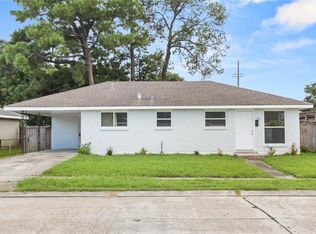 564 Deerfield Rd, Gretna, LA 70056