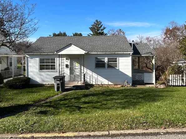 605 Kentucky Ave, Nutter Fort, WV 26301