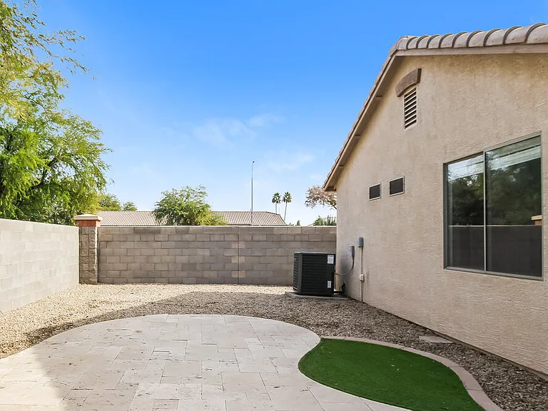 1990 E Browning Pl — Photo 15