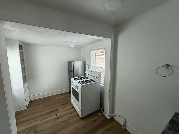 111 W State St #3 — Photo 4