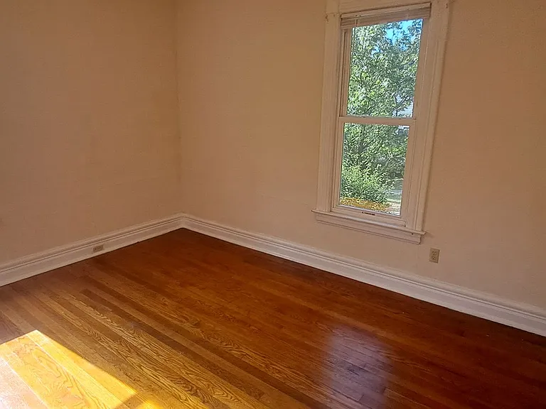502 S Aurora Street — Photo 8