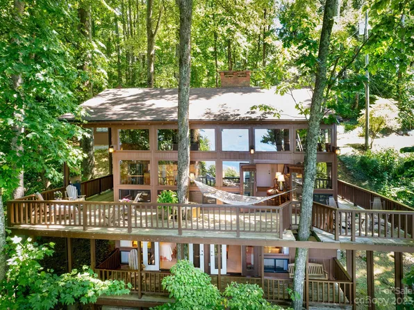 61 Glockenspiel Way, Marion, NC 28752