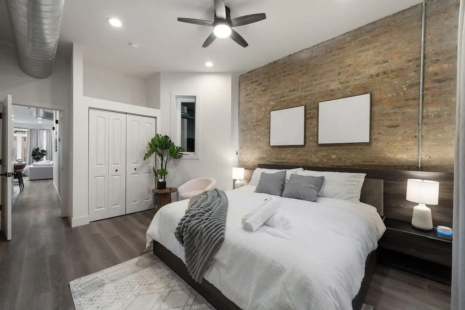 2 bed, 2.0 bath, 1194 sqft, $4,384 — Photo 3