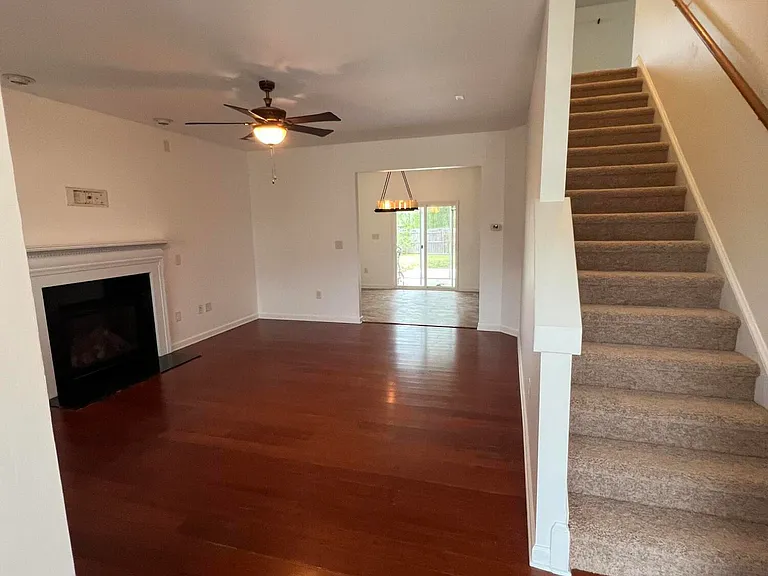608 Cheltenham Dr — Photo 3