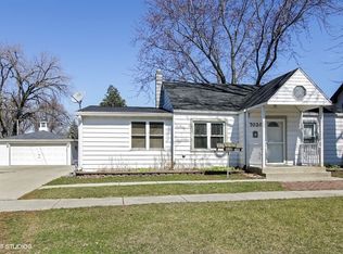 7020 W 96th Pl, Oak Lawn, IL