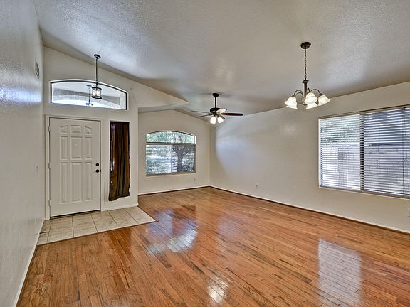 3rd image of 16649 W McKinley St