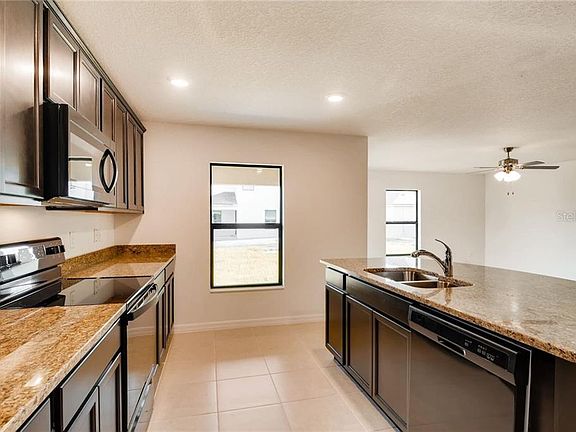 5th image of 682 Killian Cir