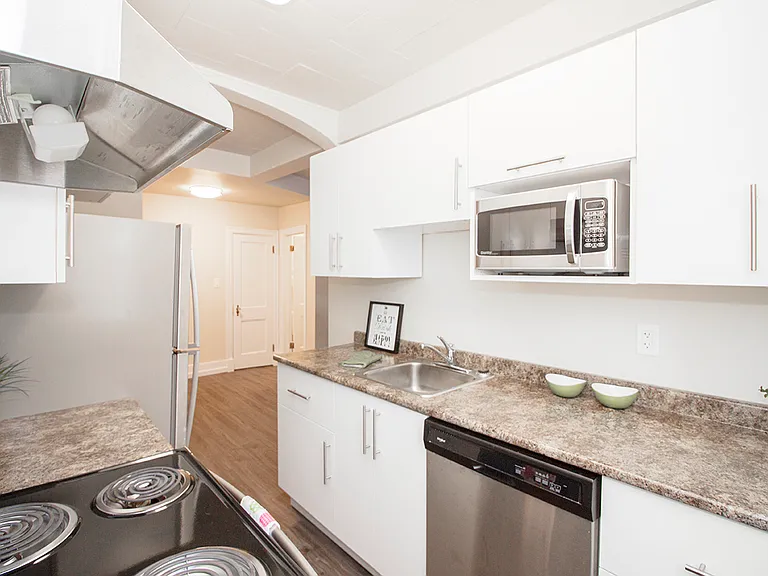 129 Lenore St #14 — Photo 6