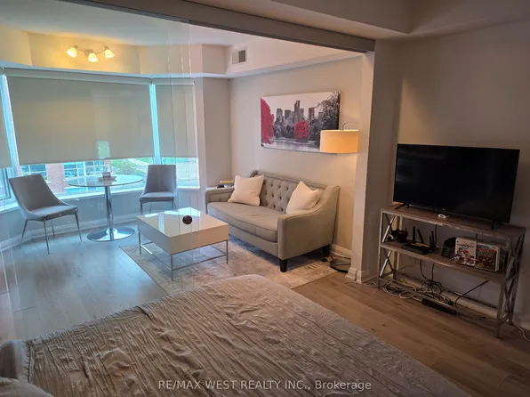 155 Yorkville Ave, Toronto, ON