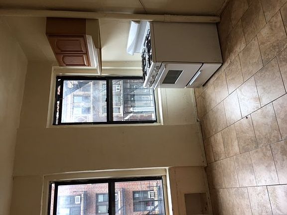4th image of 354 E 21st St APT 3H