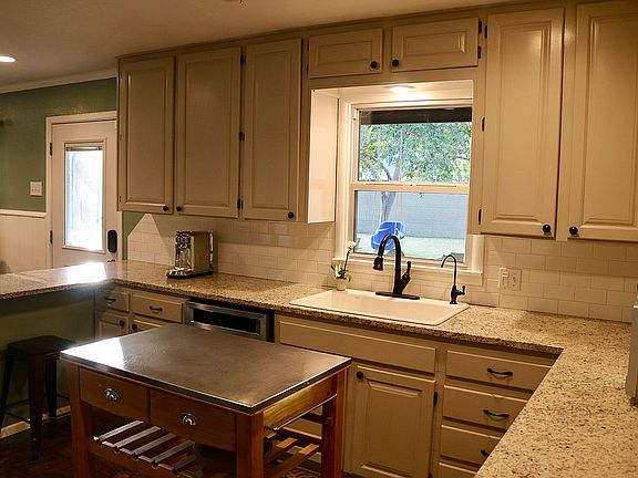 5th image of 1605 W Pecan Ave