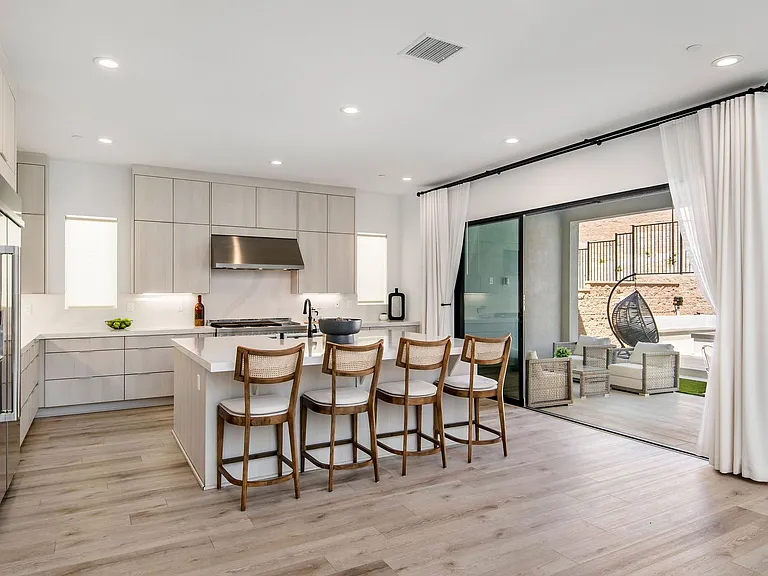 20601 W Overlook Ct — Photo 11